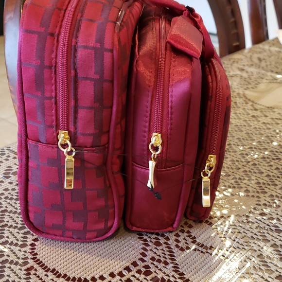 COSMETICS THREE PIECE SET - Picture 3 of 3